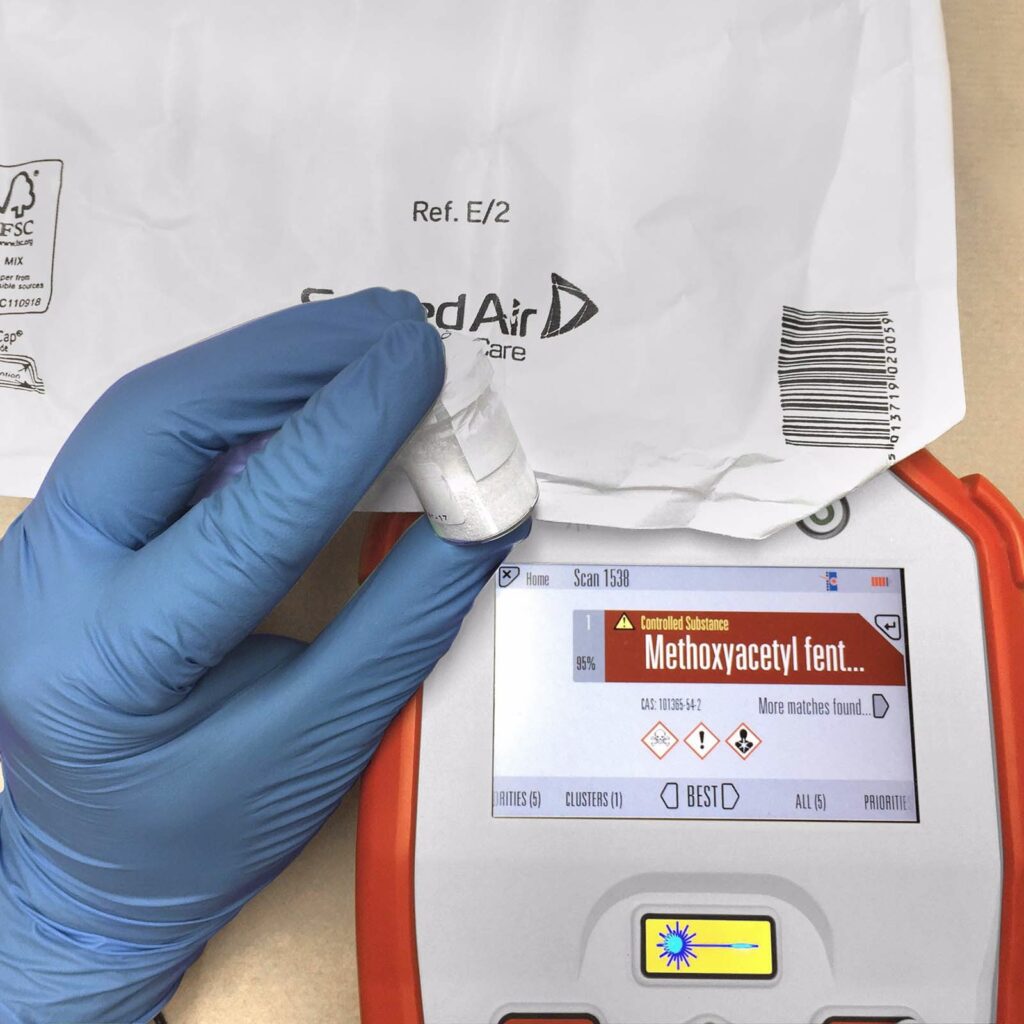 Resolve Handheld Raman Analyzer for Chemical Identification